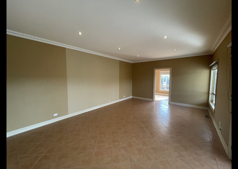 Photo - 172 Mason Street, Newport VIC 3015 - Image 12