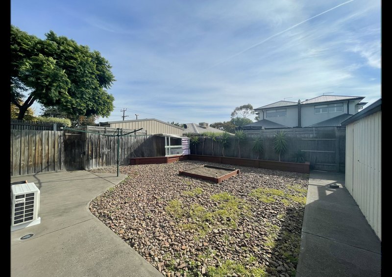 Photo - 172 Mason Street, Newport VIC 3015 - Image 18