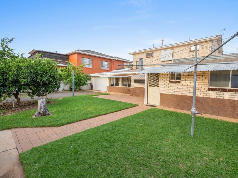 Photo - 172 Merrigal Street, Griffith NSW 2680 - Image 12