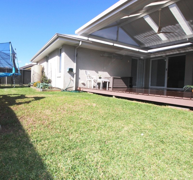 Photo - 172 Northlakes Drive, Cameron Park NSW 2285 - Image 23