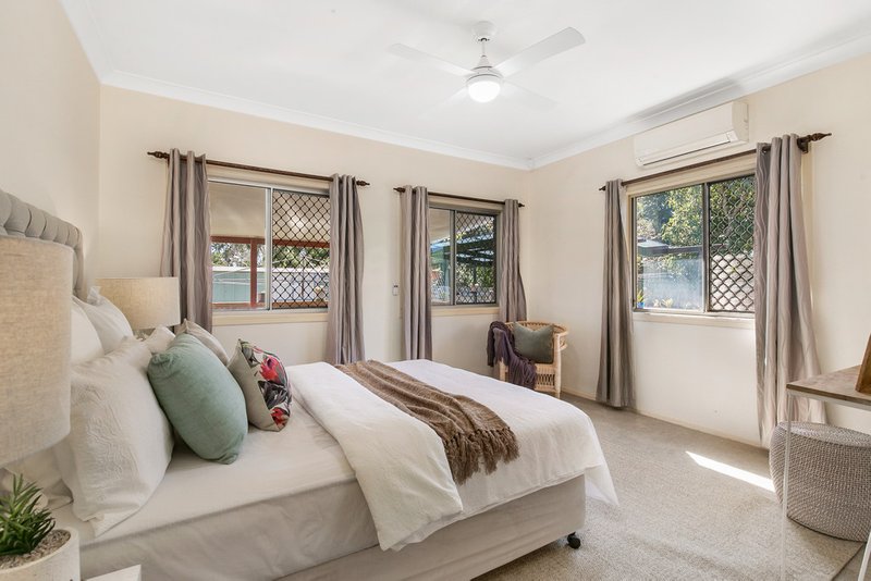 Photo - 172 Oates Avenue, Holland Park QLD 4121 - Image 3