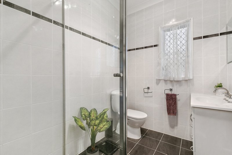 Photo - 172 Oates Avenue, Holland Park QLD 4121 - Image 7