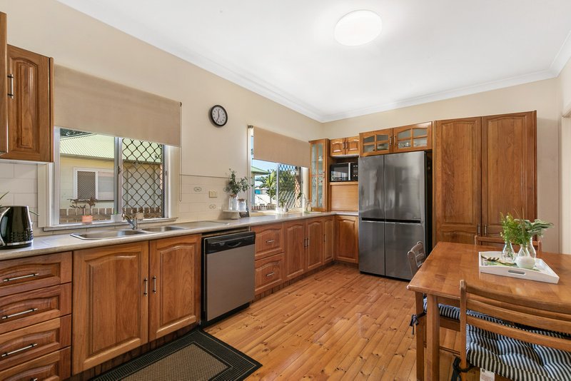 Photo - 172 Oates Avenue, Holland Park QLD 4121 - Image 8