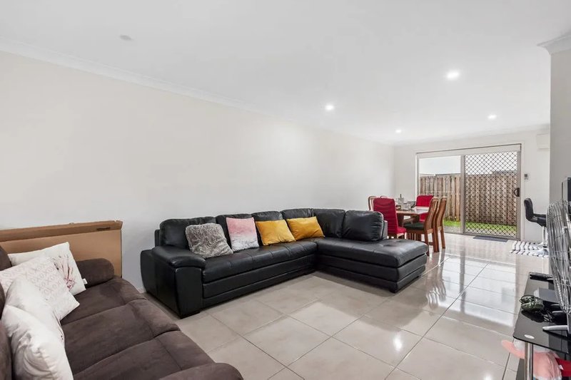 Photo - 17/2 Pandanus Place, Upper Coomera QLD 4209 - Image 4