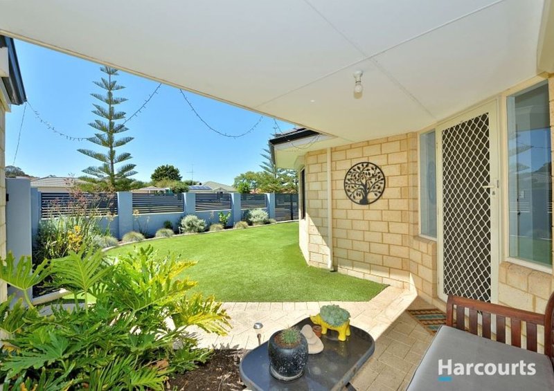 172 Peelwood Parade, Halls Head WA 6210