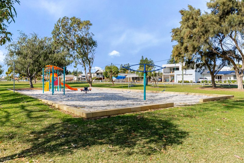 Photo - 172 Penguin Road, Safety Bay WA 6169 - Image 31