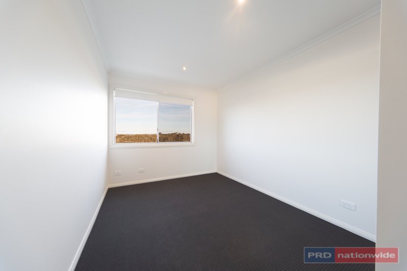 Photo - 172 Plimsoll Drive, Casey ACT 2913 - Image 9