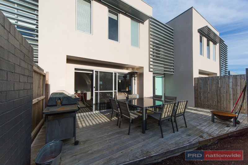 Photo - 172 Plimsoll Drive, Casey ACT 2913 - Image 12