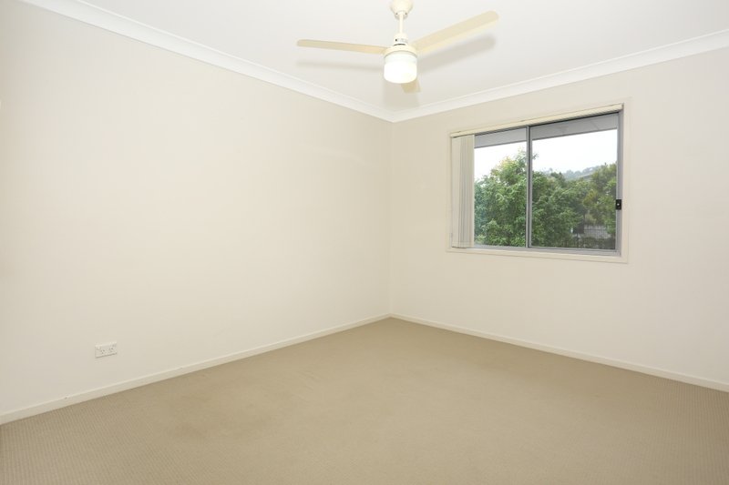 Photo - 17/2 Sangster Crescent, Pacific Pines QLD 4211 - Image 13