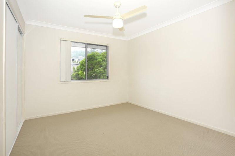 Photo - 17/2 Sangster Crescent, Pacific Pines QLD 4211 - Image 14