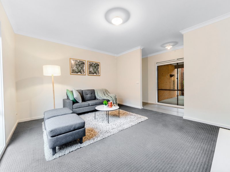 Photo - 172 Selandra Boulevard, Clyde North VIC 3978 - Image 2