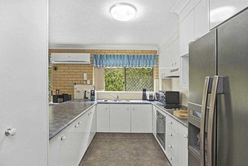 Photo - 1/72 Stapylton Street, Coolangatta QLD 4225 - Image 4