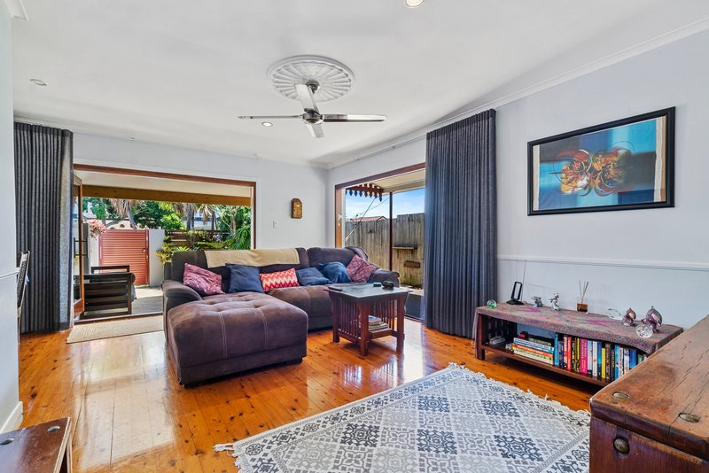 Photo - 1/72 Third Avenue, Palm Beach QLD 4221 - Image 2