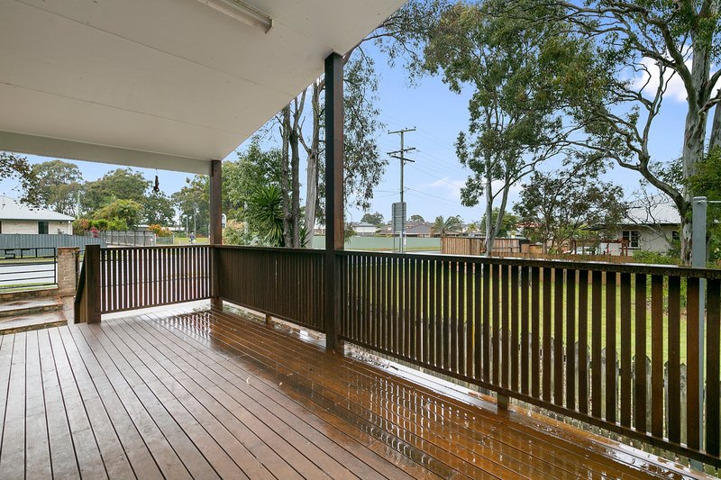 Photo - 172 Thorneside Road, Thorneside QLD 4158 - Image 2