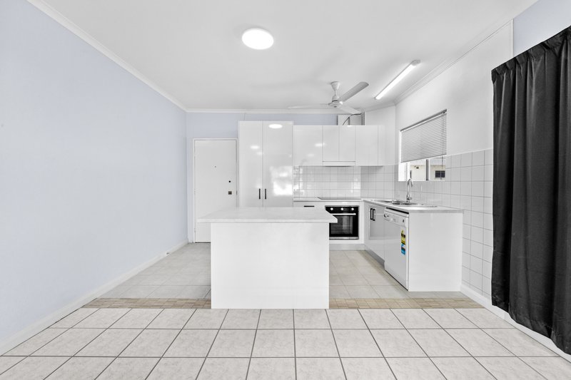 Photo - 17/208 Grafton Street, Cairns North QLD 4870 - Image 2