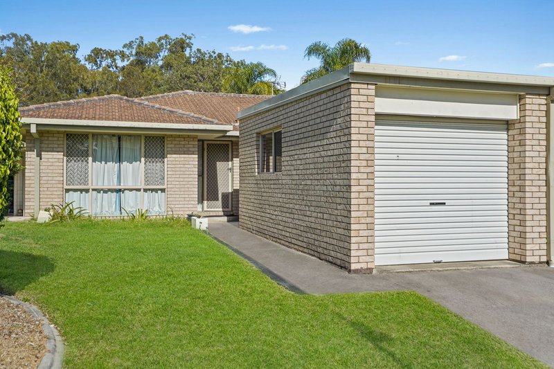 Photo - 17/21 Usher Avenue, Labrador QLD 4215 - Image 1