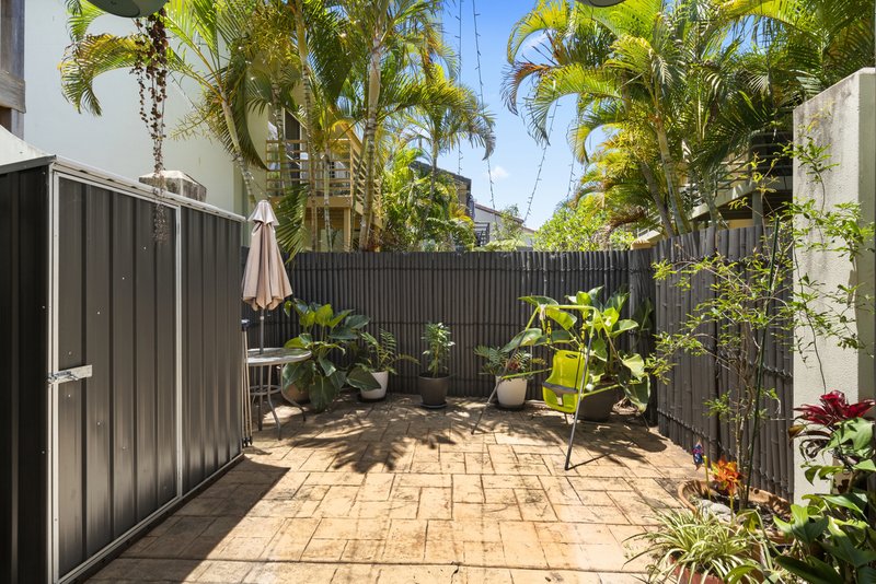 Photo - 17/215 Cottesloe Drive, Mermaid Waters QLD 4218 - Image 7