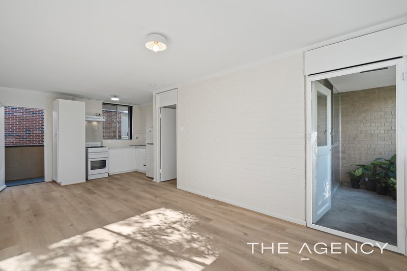 Photo - 1/73 King George Street, Victoria Park WA 6100 - Image 2