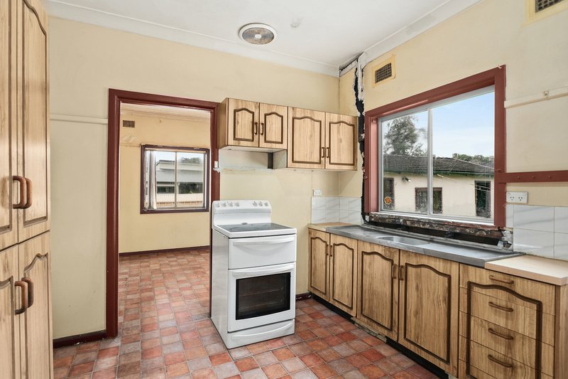 Photo - 173 Shellharbour Road, Port Kembla NSW 2505 - Image 2