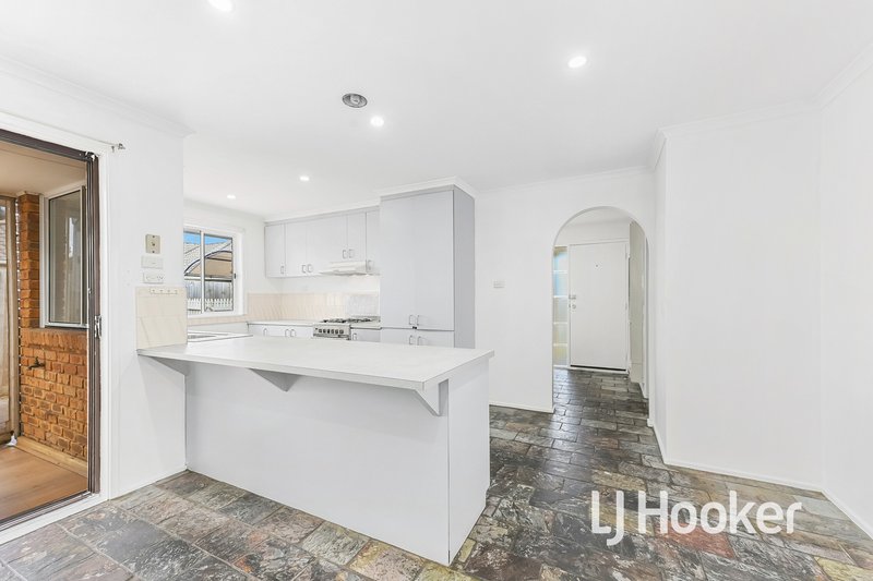 Photo - 1/73 Warana Drive, Hampton Park VIC 3976 - Image 3