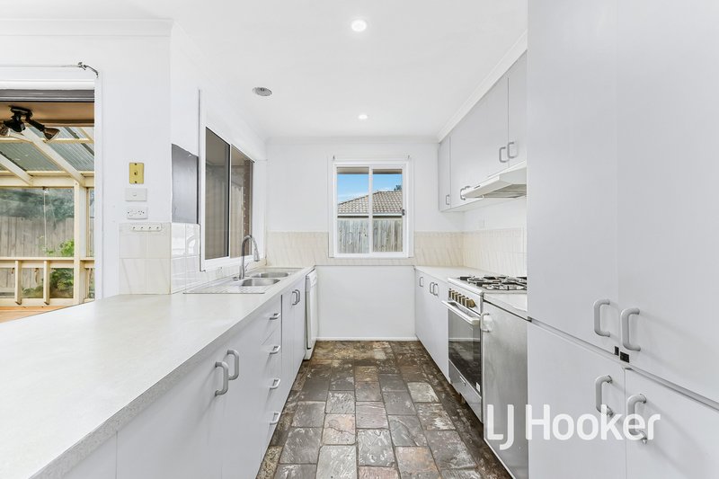 Photo - 1/73 Warana Drive, Hampton Park VIC 3976 - Image 4