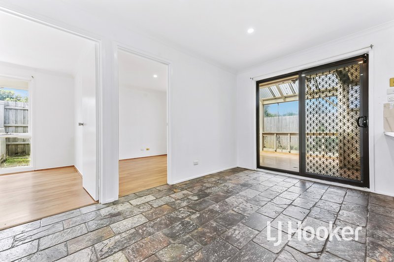 Photo - 1/73 Warana Drive, Hampton Park VIC 3976 - Image 5