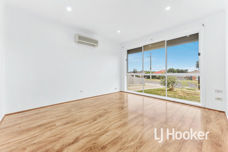 Photo - 1/73 Warana Drive, Hampton Park VIC 3976 - Image 6