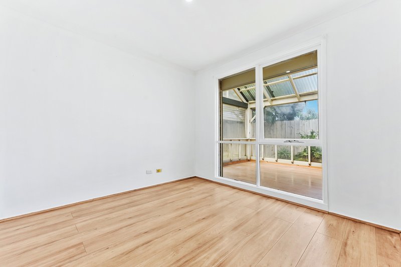 Photo - 1/73 Warana Drive, Hampton Park VIC 3976 - Image 9