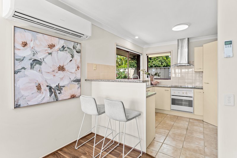 Photo - 17/30 Lindeman Place, Eight Mile Plains QLD 4113 - Image 12
