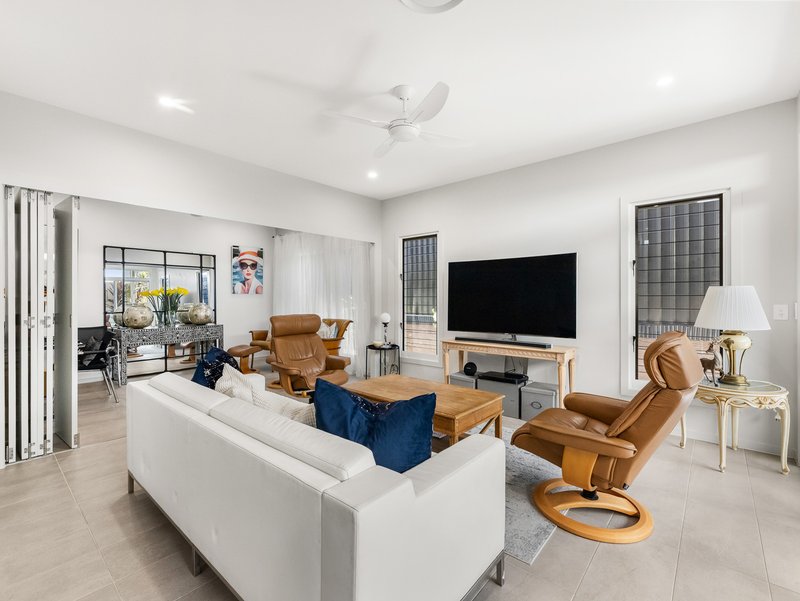 Photo - 173/1 Latitude Blvde "Latitude 25" Lifestyle Living , Nikenbah QLD 4655 - Image 8