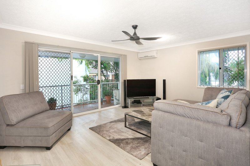 Photo - 17/32-36 Second Avenue, Broadbeach QLD 4218 - Image 1