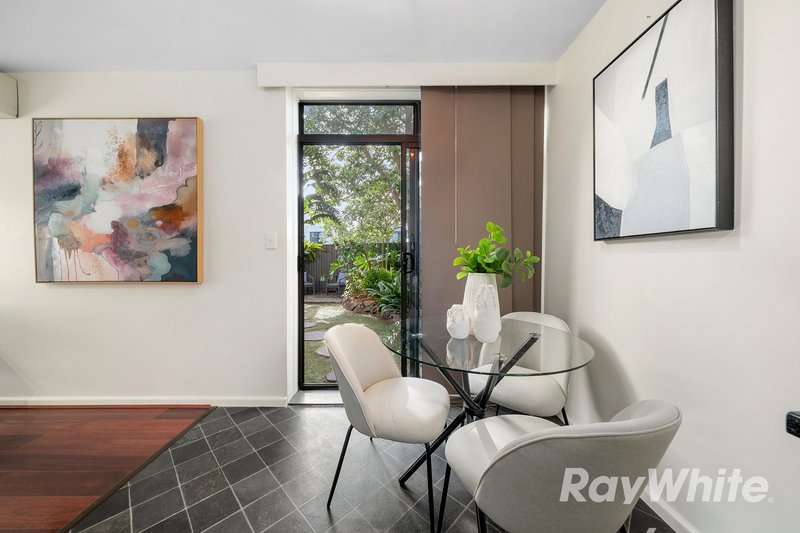 Photo - 1/734 Centre Road, Bentleigh East VIC 3165 - Image 4