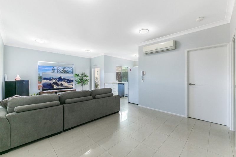 Photo - 17/39 Frank Street, Labrador QLD 4215 - Image 9