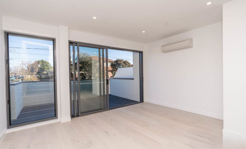 Photo - 1/74-76 Cramer Street, Preston VIC 3072 - Image 3