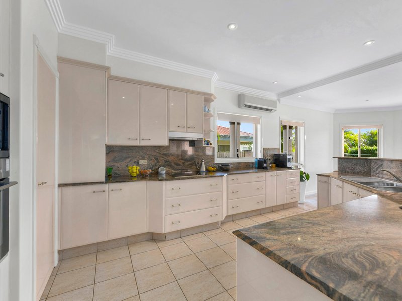 Photo - 174 Bangalow Street, Bridgeman Downs QLD 4035 - Image 5