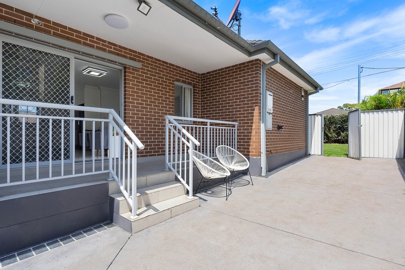 Photo - 1/74 Connemarra Street, Bexley NSW 2207 - Image 8