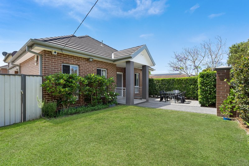 Photo - 1/74 Connemarra Street, Bexley NSW 2207 - Image 9