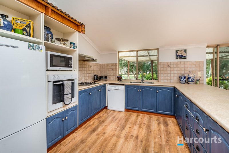 Photo - 174 Coventry Crossing, Bullsbrook WA 6084 - Image 11