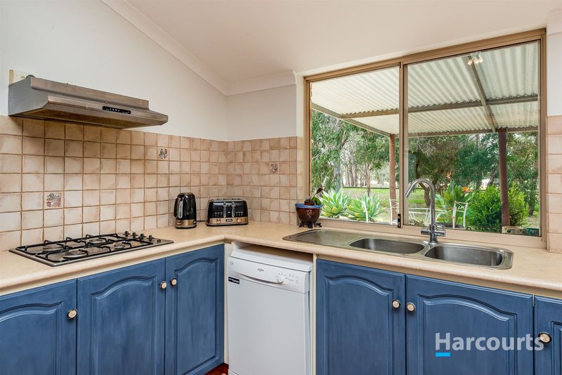 Photo - 174 Coventry Crossing, Bullsbrook WA 6084 - Image 13