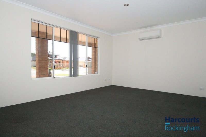 Photo - 174 Currie Street, Warnbro WA 6169 - Image 9