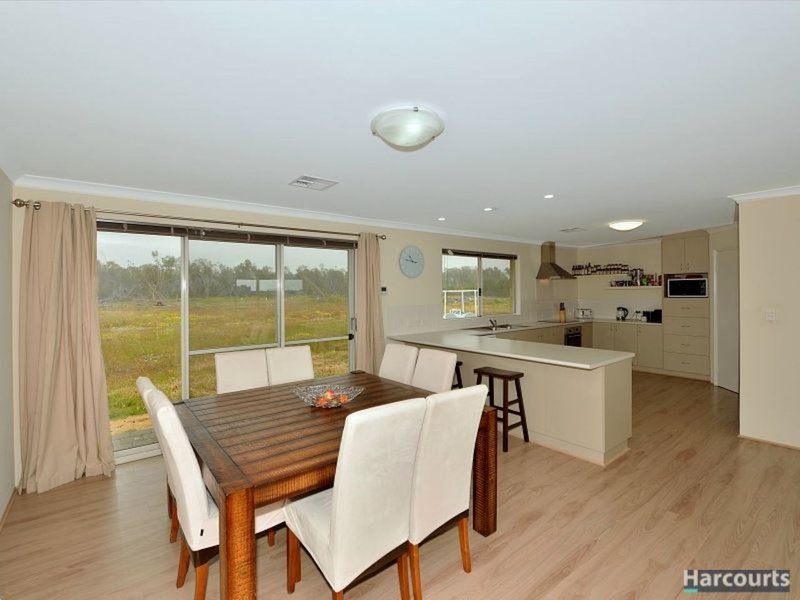 Photo - 174 Dirk Hartog Drive, Nambeelup WA 6207 - Image 3