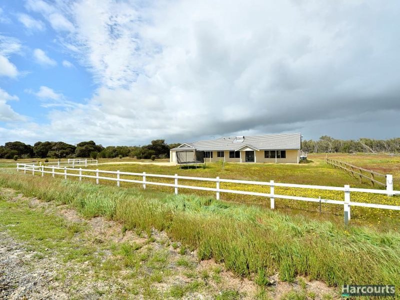 Photo - 174 Dirk Hartog Drive, Nambeelup WA 6207 - Image 16