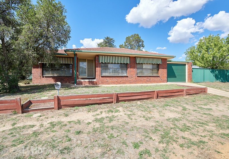 174 Fernleigh Road, Mount Austin NSW 2650