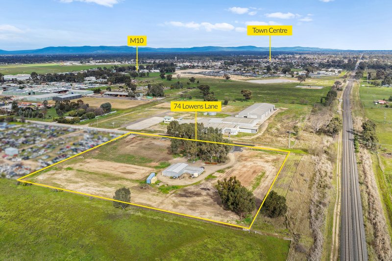 Photo - 1/74 Lowens Lane, Benalla VIC 3672 - Image 3