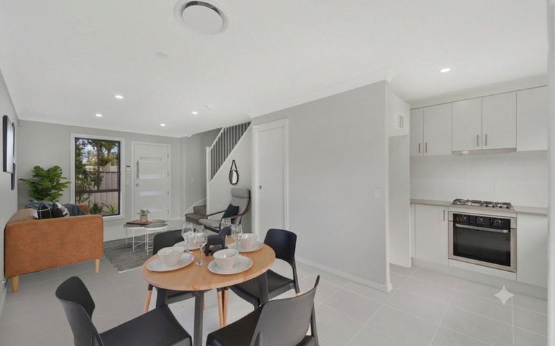 Photo - 1/74 Mamre Road, St Marys NSW 2760 - Image 3