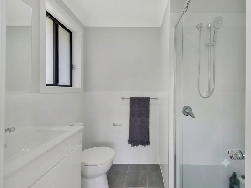 Photo - 1/74 Mamre Road, St Marys NSW 2760 - Image 5