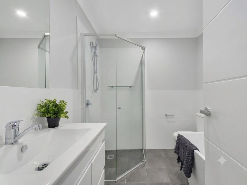 Photo - 1/74 Mamre Road, St Marys NSW 2760 - Image 10