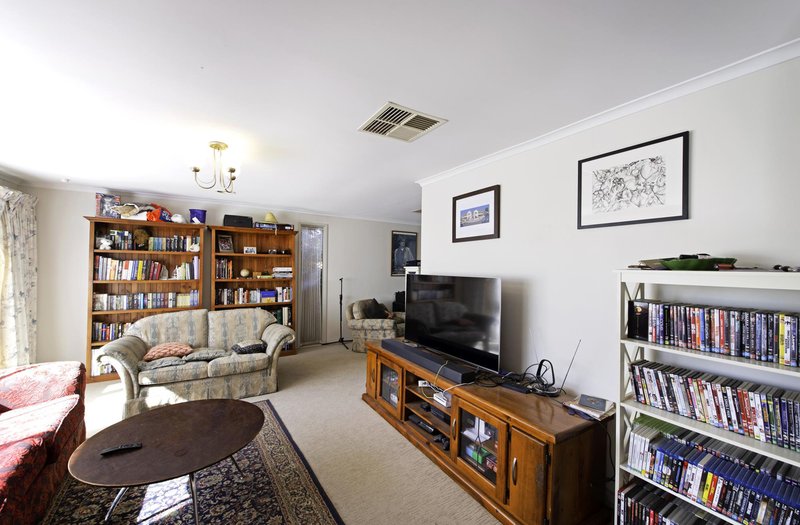 Photo - 174 Maribyrnong Avenue, Kaleen ACT 2617 - Image 4