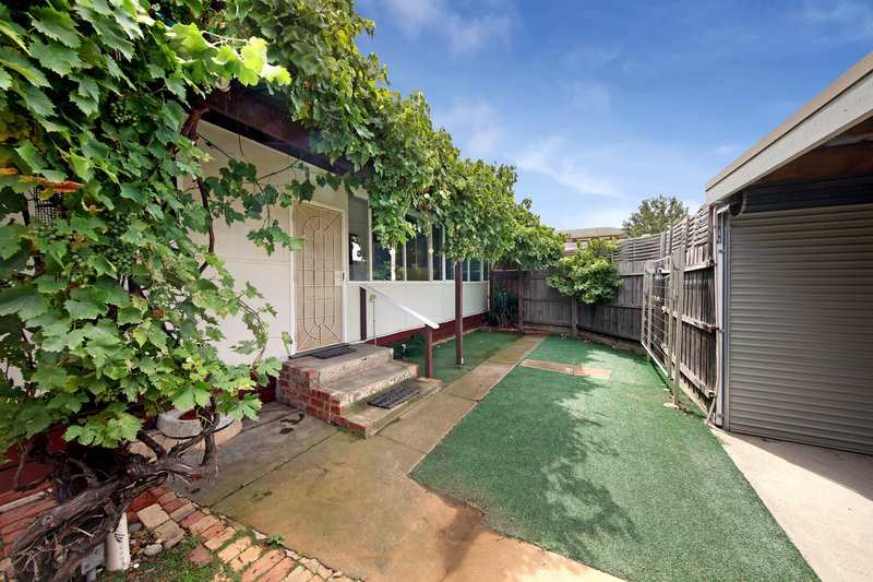 Photo - 174 Patterson Road, Bentleigh VIC 3204 - Image 5