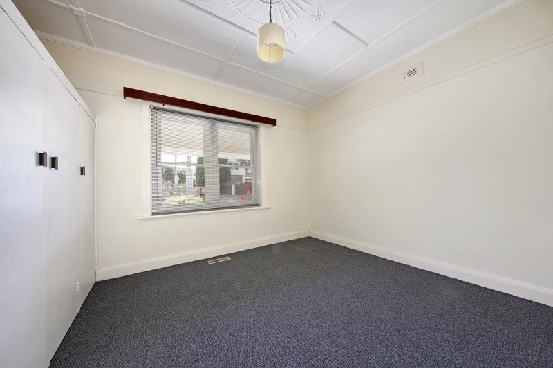 Photo - 174 Patterson Road, Bentleigh VIC 3204 - Image 6